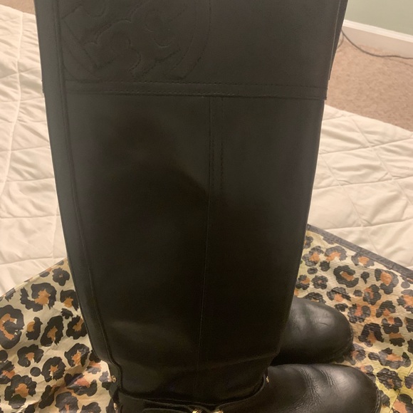 TORY BURCH MARLENE BOOT. - Picture 6 of 7